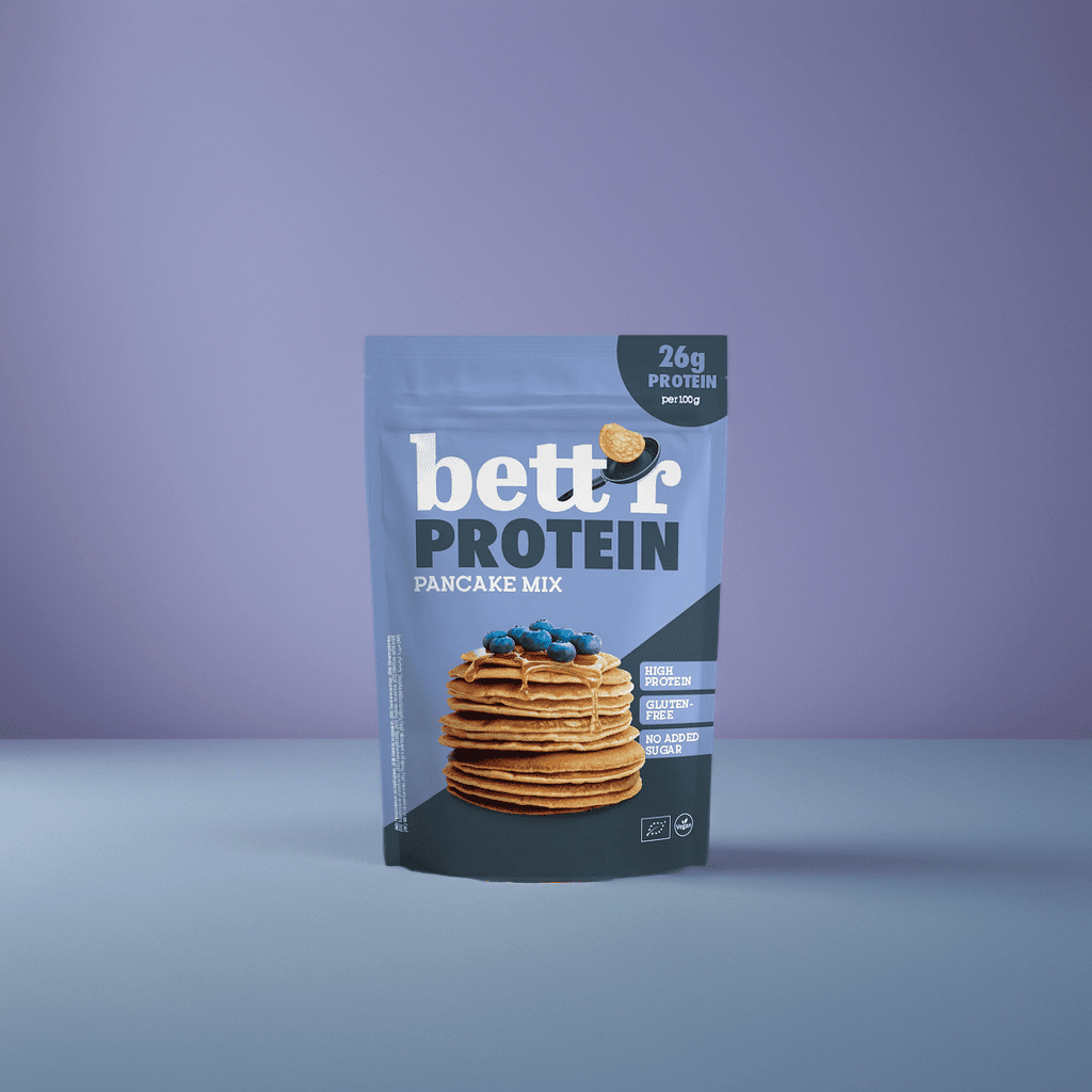 Protein-Pancake Backmischung sind glutenfrei und vegan. Aus pflanzlichem Protein. Ohne raffinierten Zucker. 400 g Verpackung. Für den perfekten Start in den Tag.
