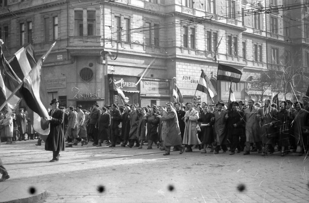 VÉGTELEN MENETOSZLOP