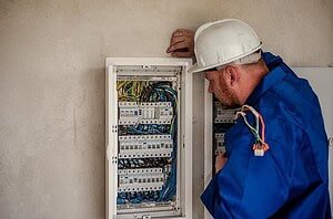 Che cosa fa l'elettricista