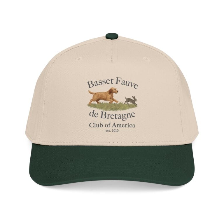 Cap with Basset Fauve de Bretagne logo.