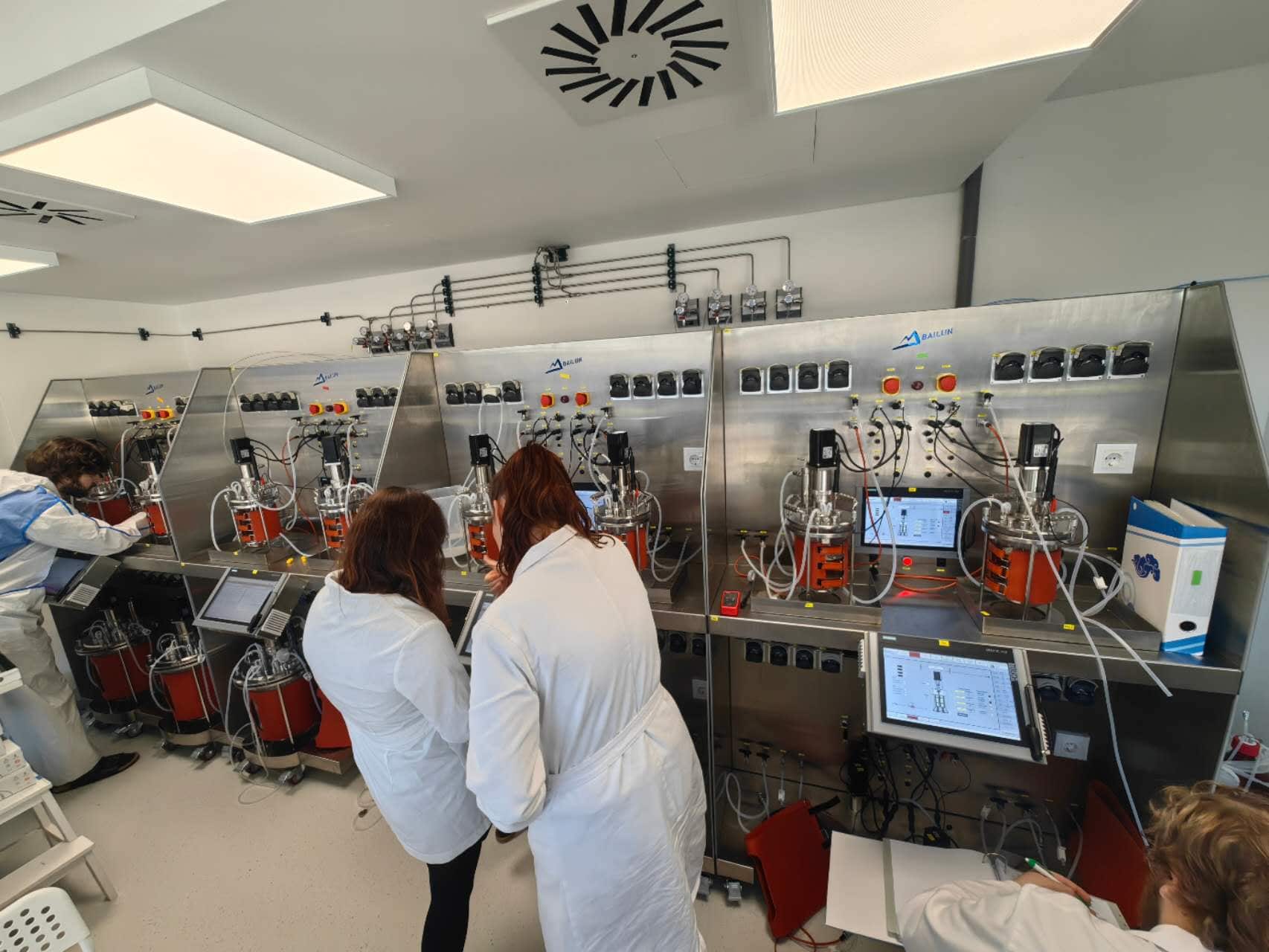 8x 15L Double Glass Cell culture Bioreactor-Europe