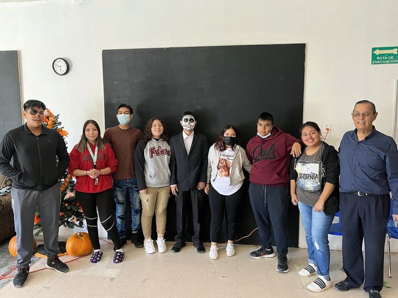 Palomas Prepatorio students with their instructor