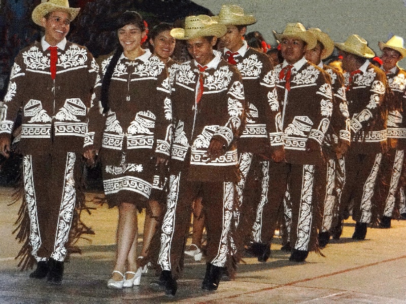 Middle school vaquero/flamenco troupe: professional quality