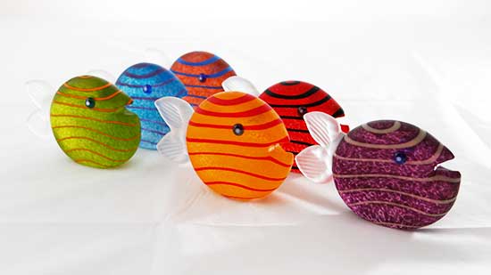 The SNIPPY SMALL glass sculpture is available in a further 6 color variants.