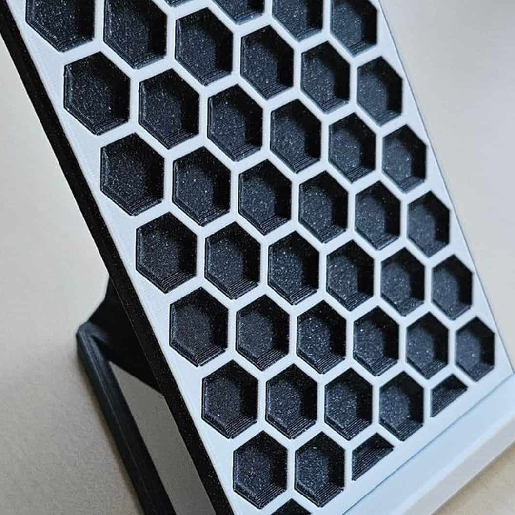 Boogie HexGrid 3D-Printed Stand, Honeycomb Lattice for Eye-Catching Displays