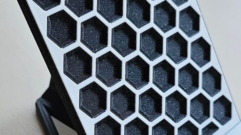 Boogie HexGrid 3D-Printed Stand, Honeycomb Lattice for Eye-Catching Displays
