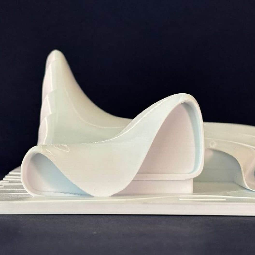 Digitally Sculpting Heydar Aliyev Center's Parametric Curves, with 3D Printing