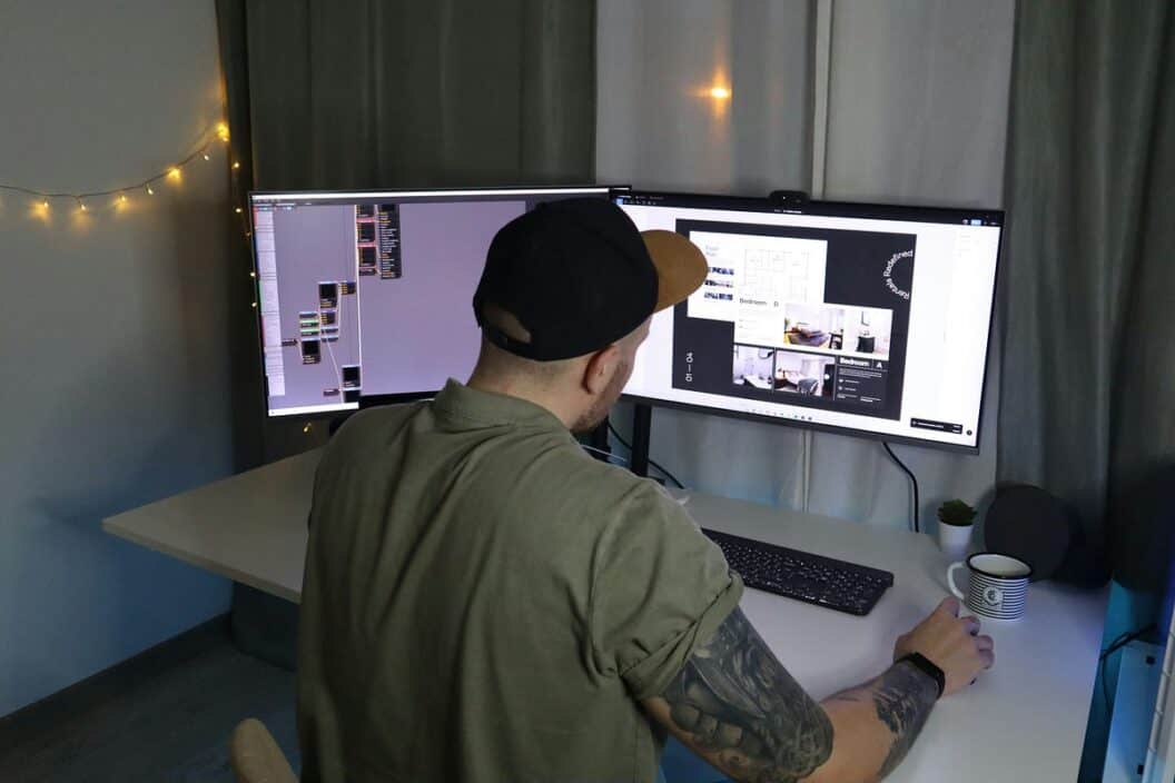 Expert-Curated Feedforward Copy That Boosts User Confidence, Increases Trust and Conversions