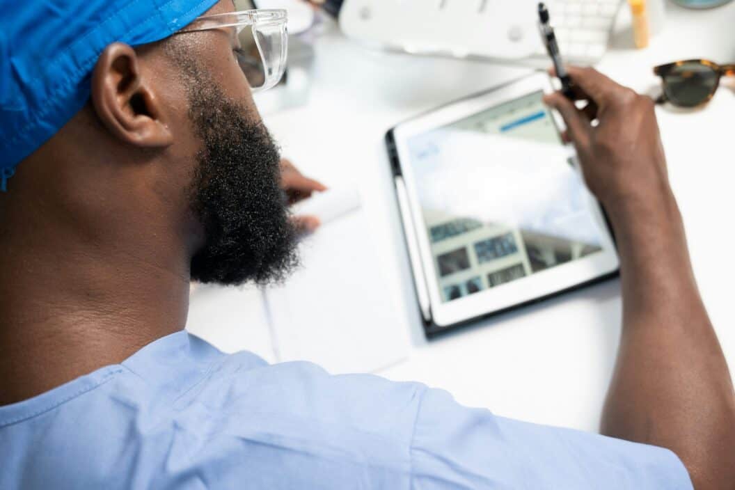 Run Design Experiments in Regulated Healthcare, A Practical, Compliance-Friendly Playbook
