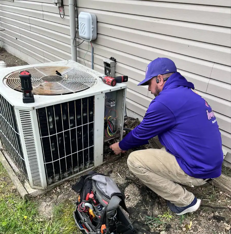 HVAC-Technician-Repairing-Outdoor-Air-Conditioning-Unit-Service