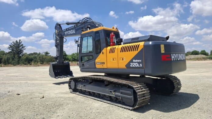 Hyundai R220LS excavators pic 1