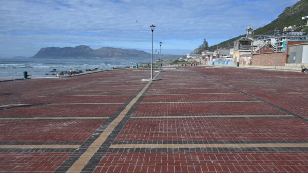 Muizenberg beachfront project reaches milestone with opening of St James Walkway, western parking area