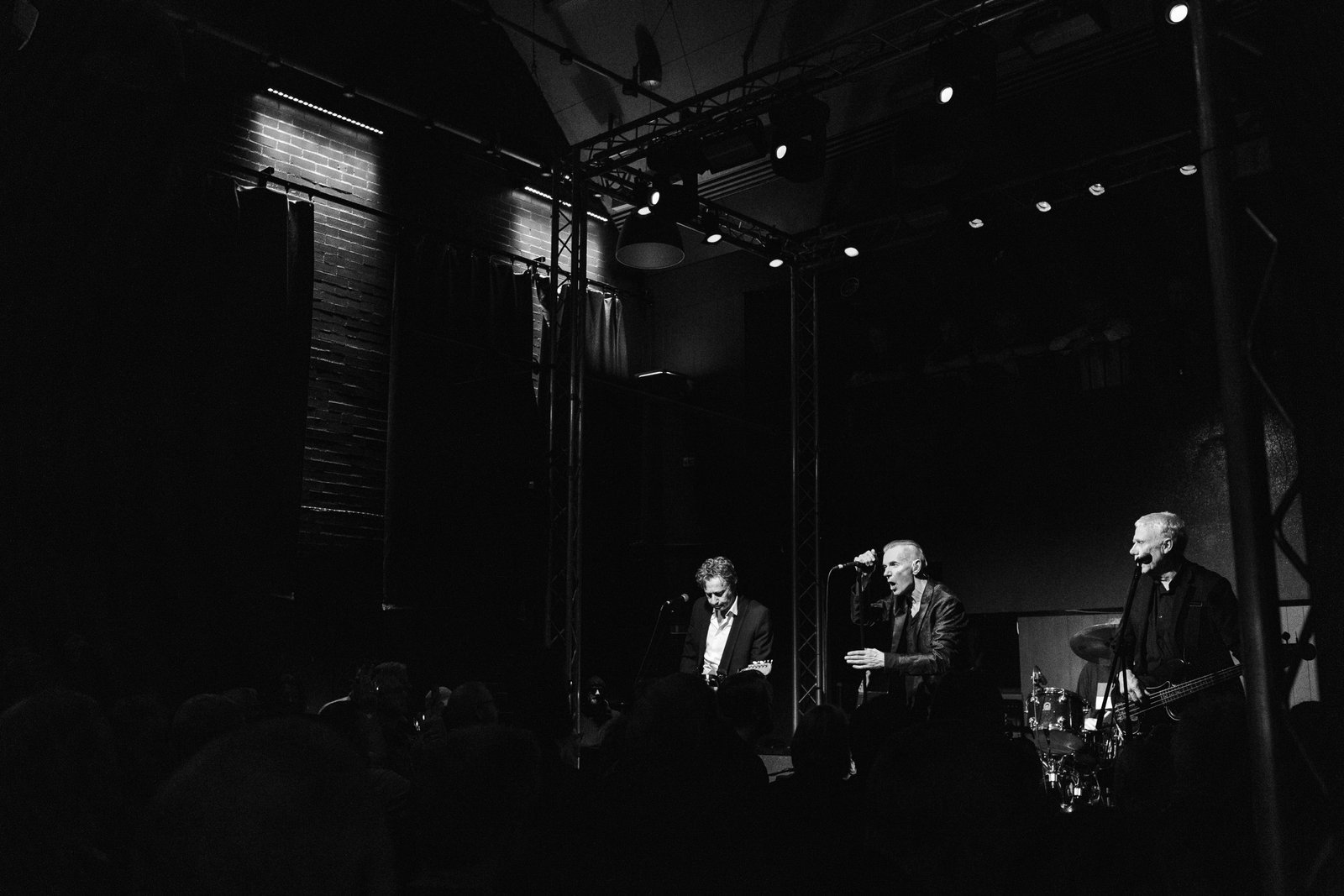 dr feelgood gig photography live music london photographer camden forge