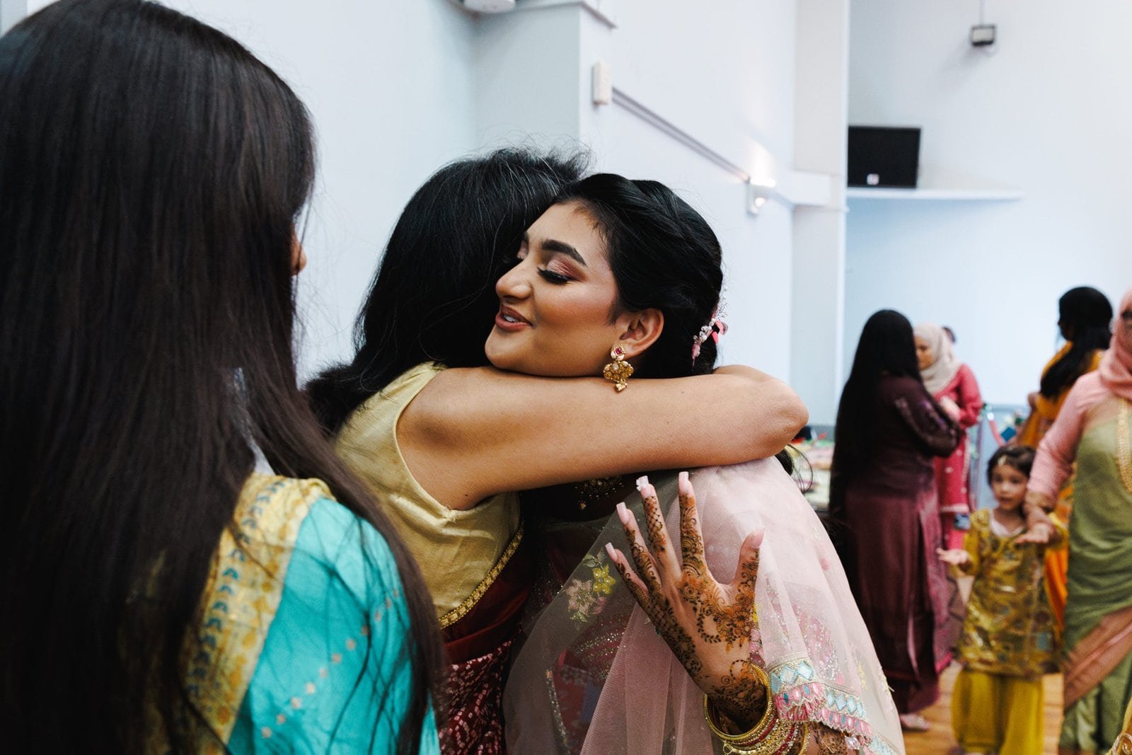 mehndi party photography indian wedding photographer london reading uk