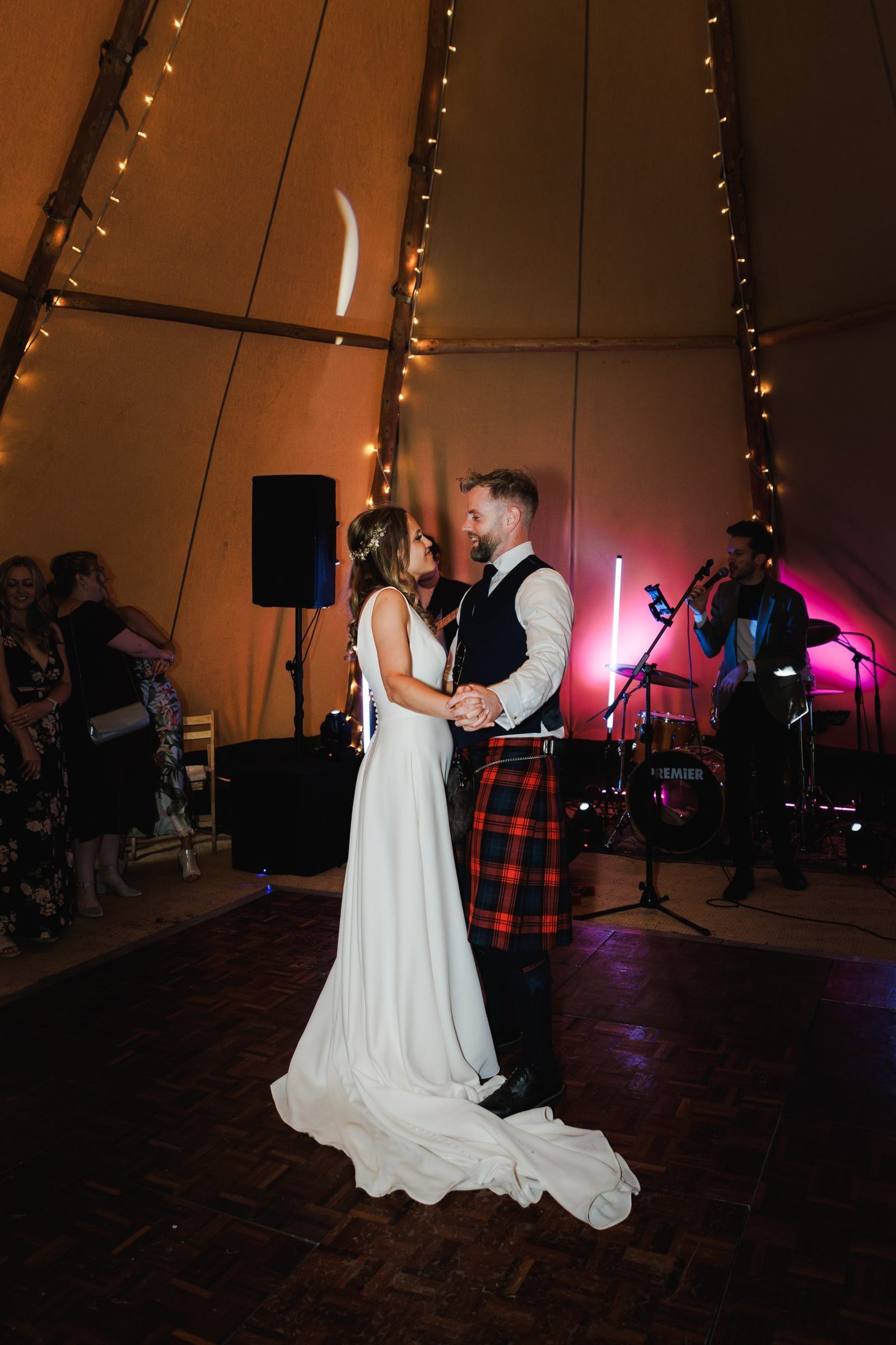 bodkin house wedding | cotswolds wedding marquee | London wedding photographer Lauren Squire Photography