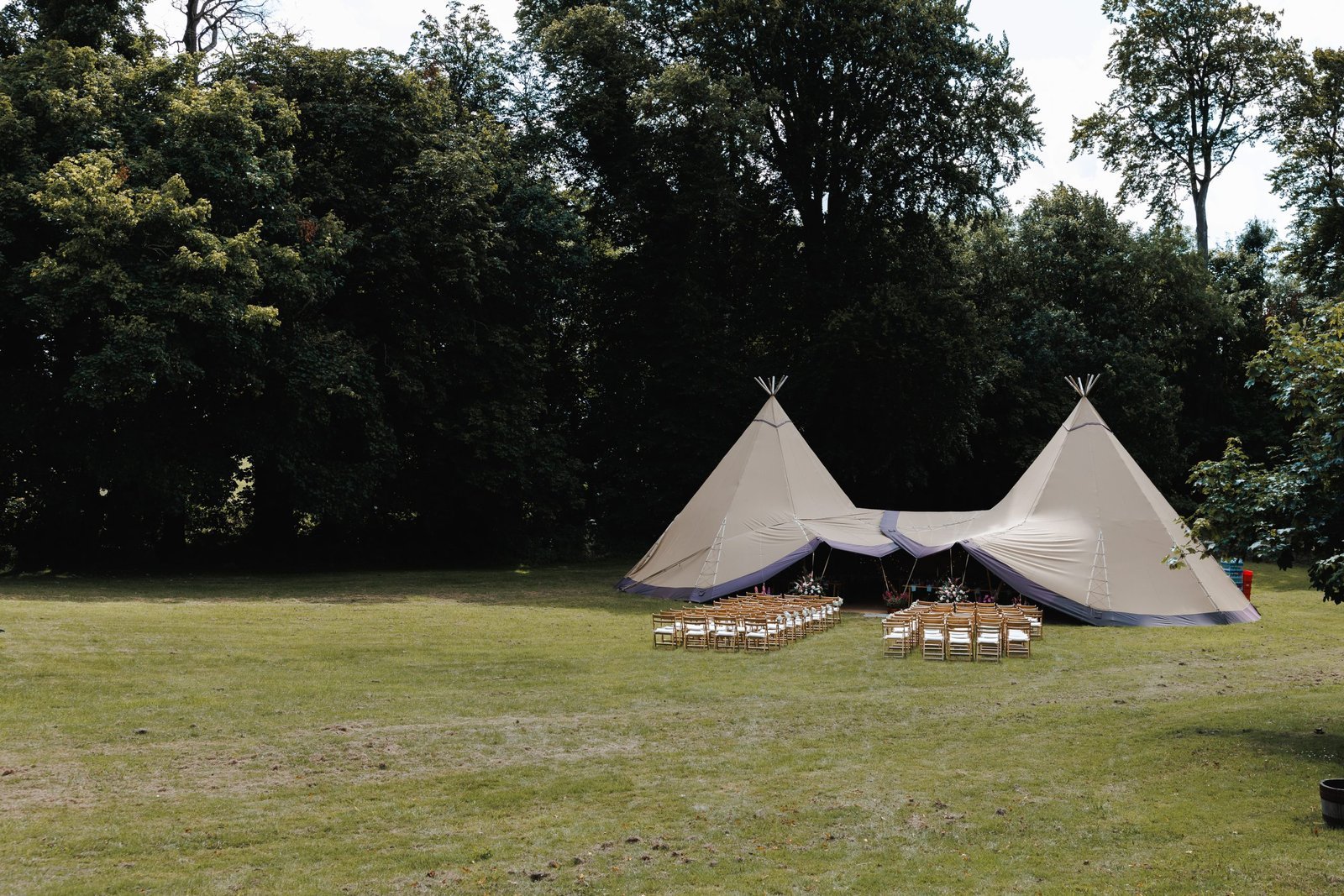 bodkin house wedding | cotswolds wedding marquee | London wedding photographer Lauren Squire Photography