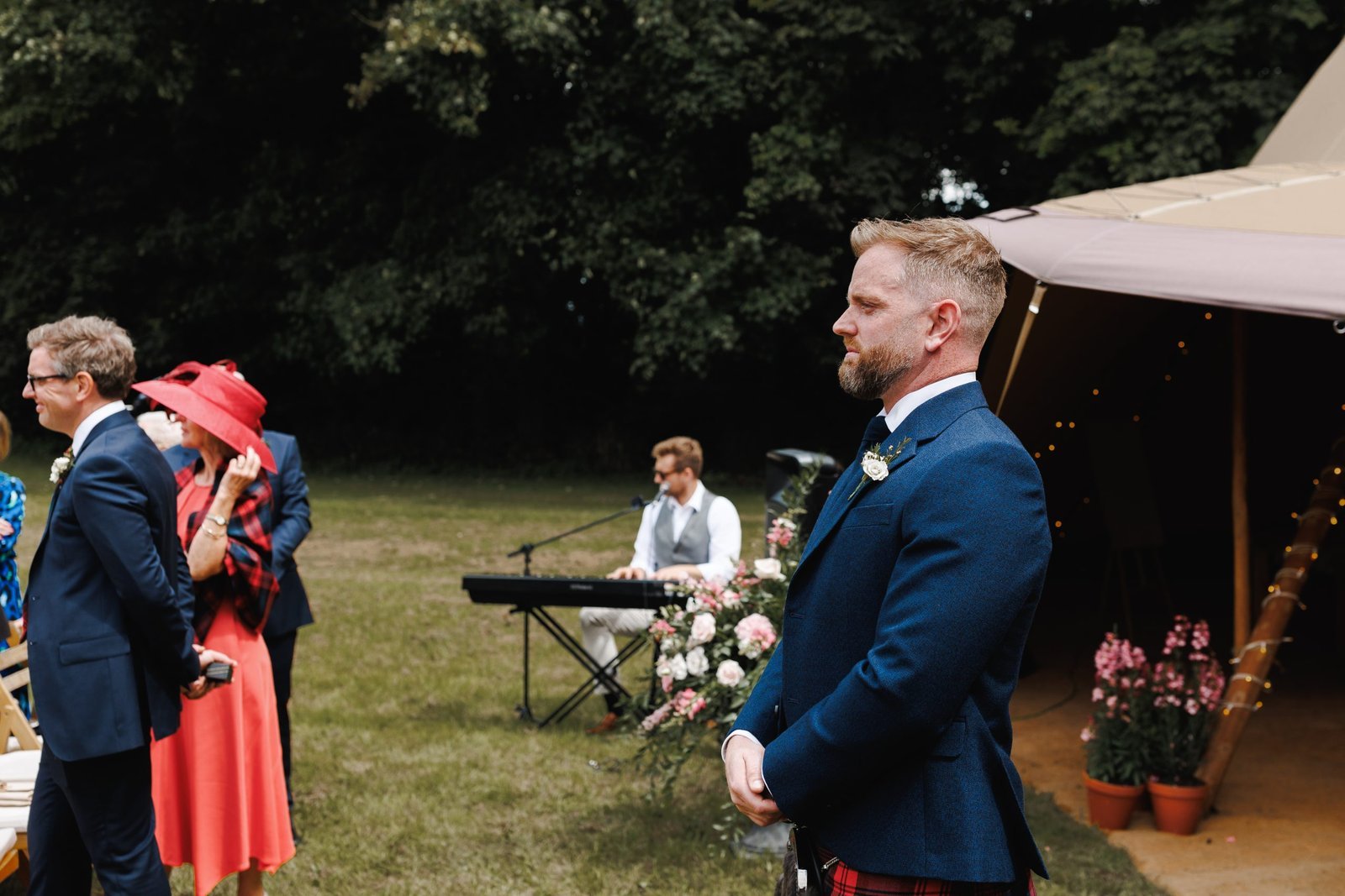 bodkin cotswolds wedding marquee | London wedding photographer Lauren Squire Photography