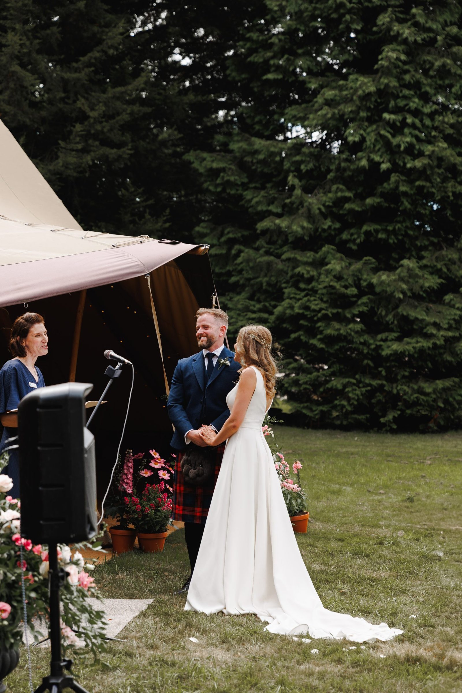 cotswolds wedding marquee | London wedding photographer Lauren Squire Photography