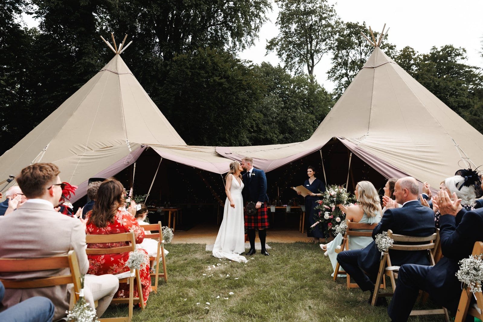 bodkin house wedding | cotswolds wedding marquee | London wedding photographer Lauren Squire Photography