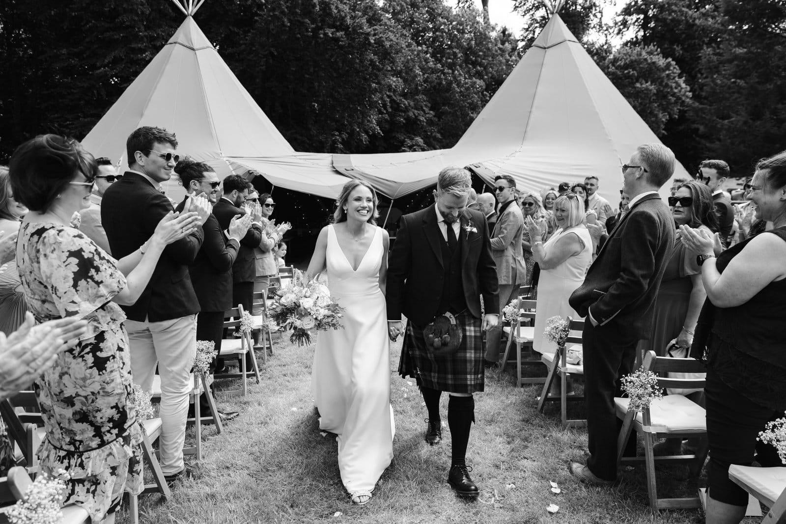 bodkin house wedding | cotswolds wedding marquee | London wedding photographer Lauren Squire Photography