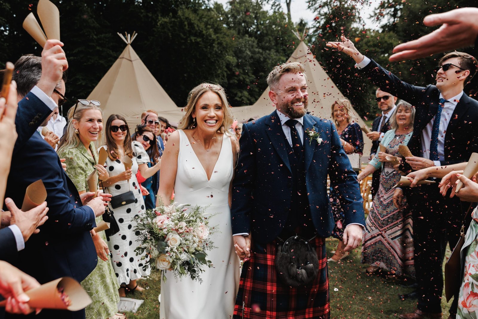 bodkin house wedding | cotswolds wedding marquee | London wedding photographer Lauren Squire Photography