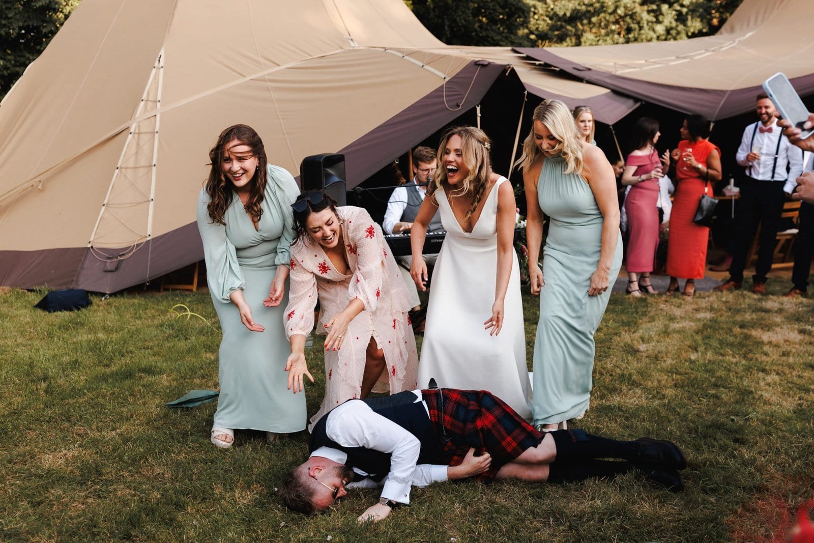 bodkin house wedding | cotswolds wedding marquee | London wedding photographer Lauren Squire Photography