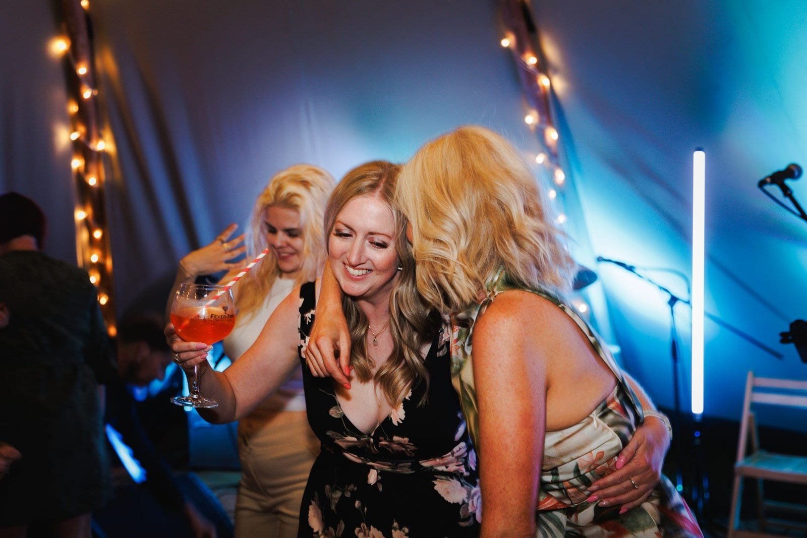 bodkin house wedding | cotswolds wedding marquee | London wedding photographer Lauren Squire Photography