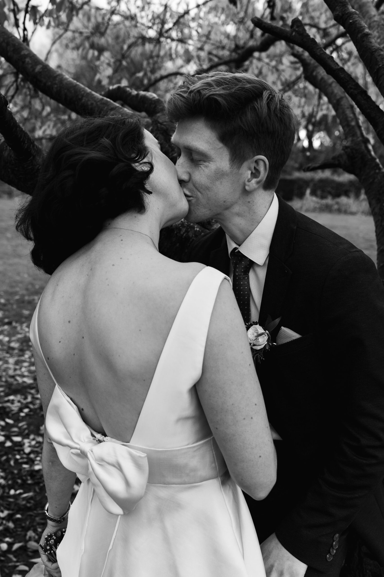 Clissold House Wedding photography for intimate London wedding in Autumn