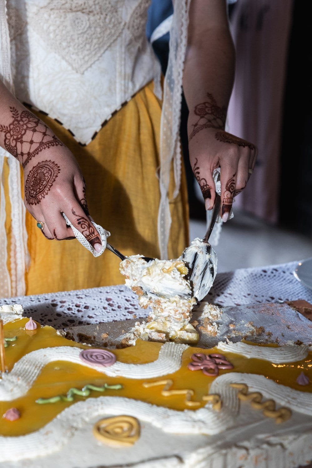Photography of a yellow DIY wedding in a barn by London photographer Lauren Squire