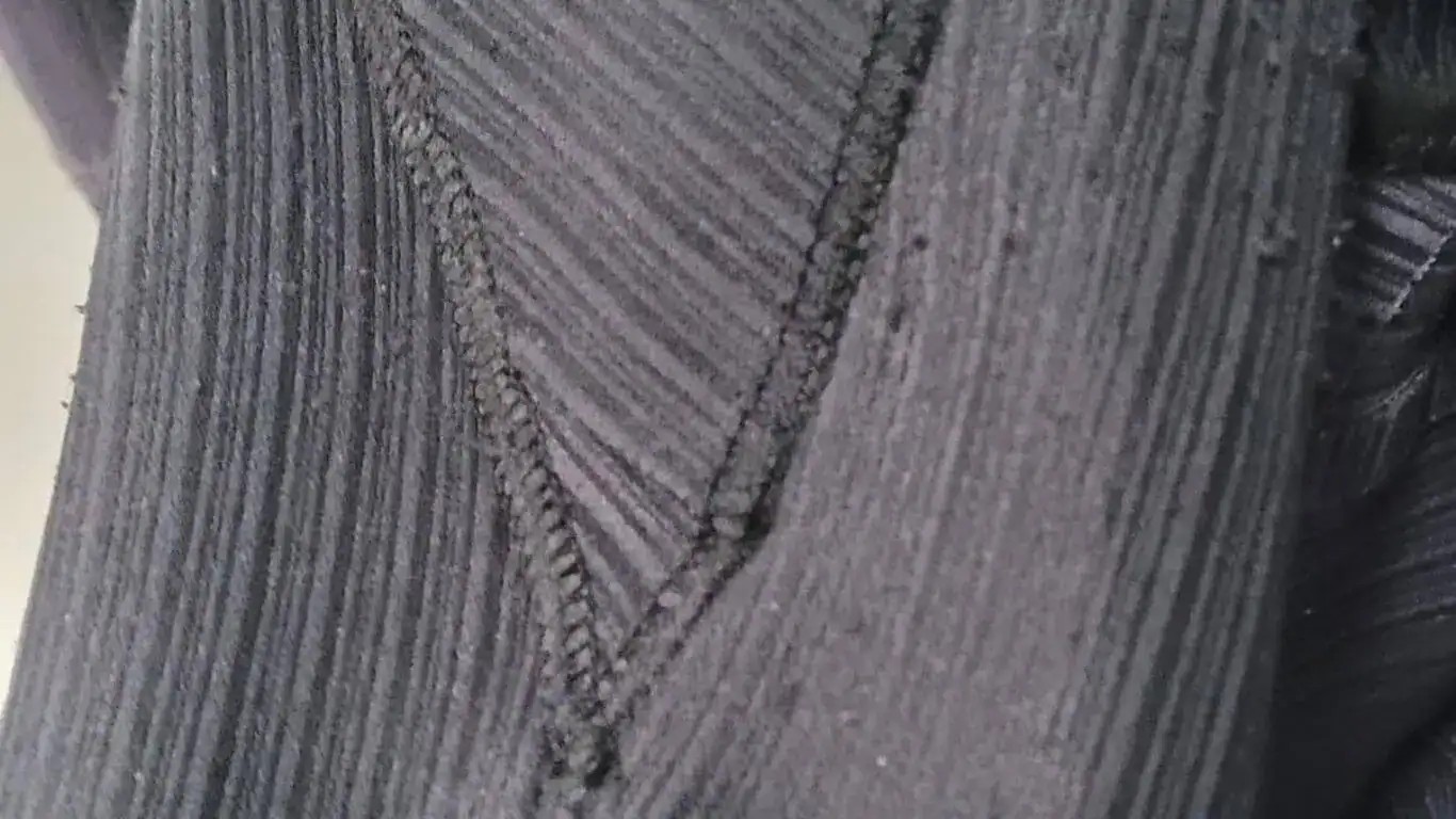 Blindstitch Seam wetsuit