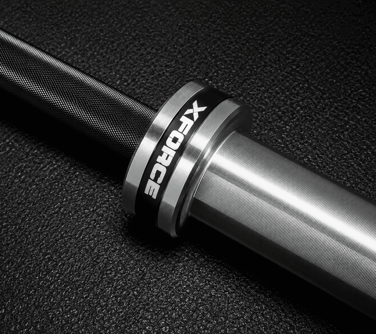 بار أولمبي لرفع الأثقال 20 كجم 220 سم 28 مم أسود XFORCE XF5000-1