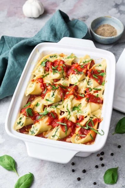 Ricotta–Spinach Stuffed Shells