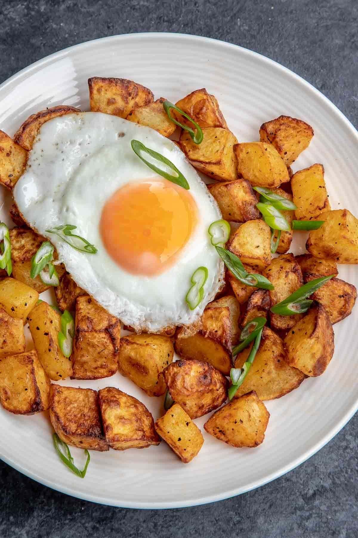 Crispy breakfast potatoes cooked in an air fryer