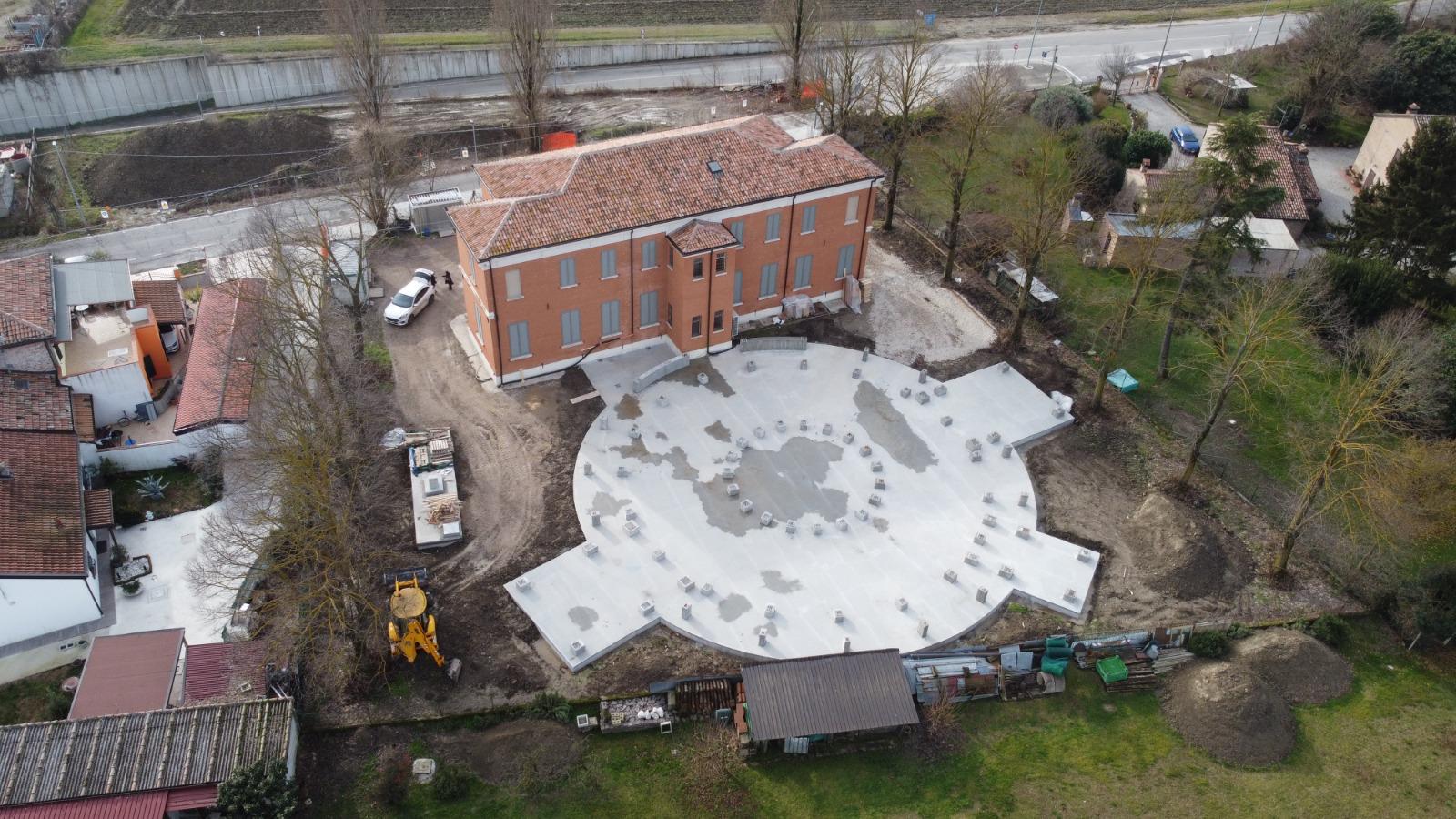 Cantiere edile Europroject Srl struttura in costruzione con base circolare