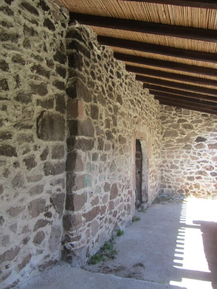 Restauro e completamento della Casa Aragonese, dettaglio tettoia eseguito da Europroject srl