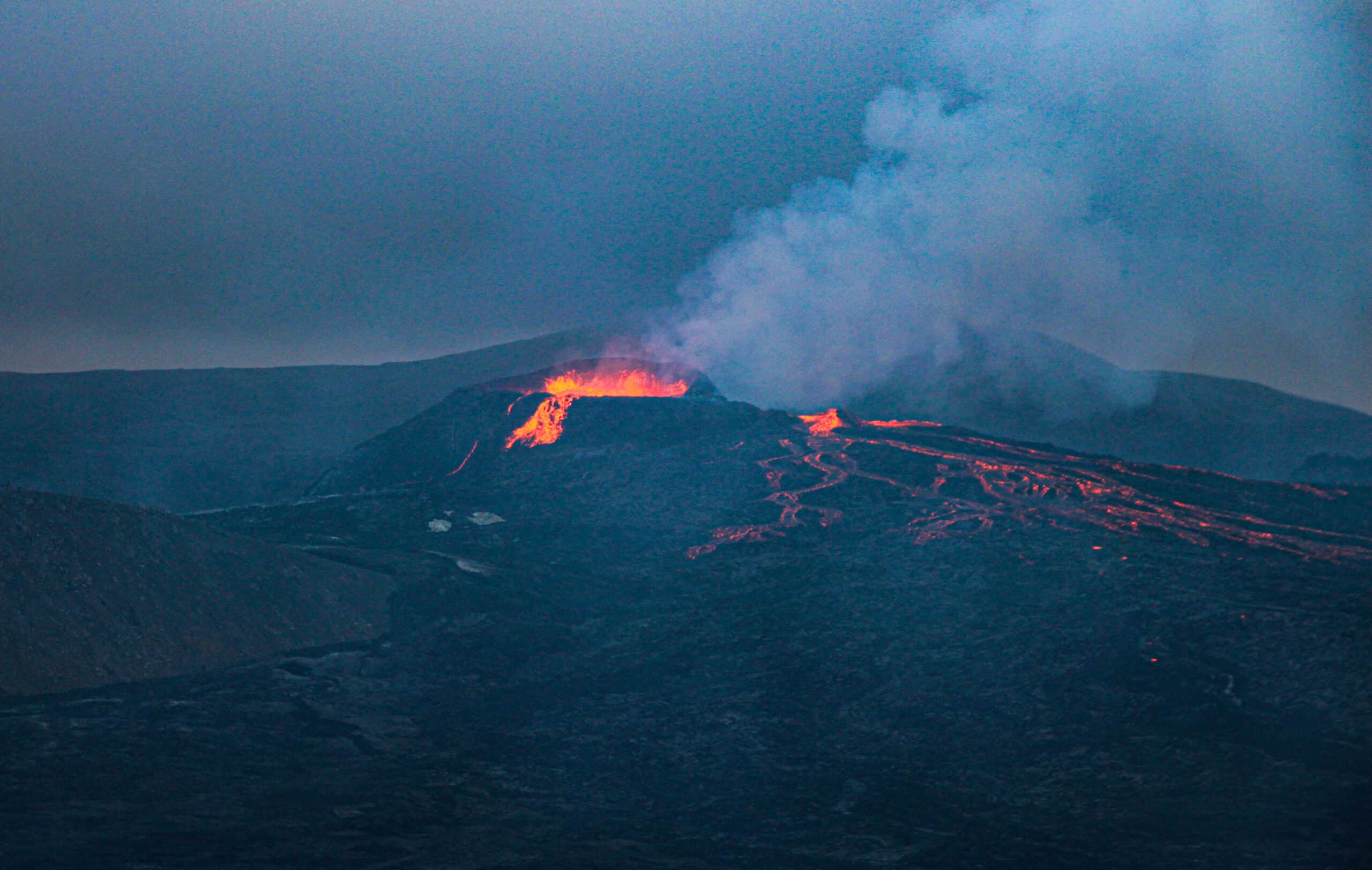 Fagradalsfjall volcano erupting
