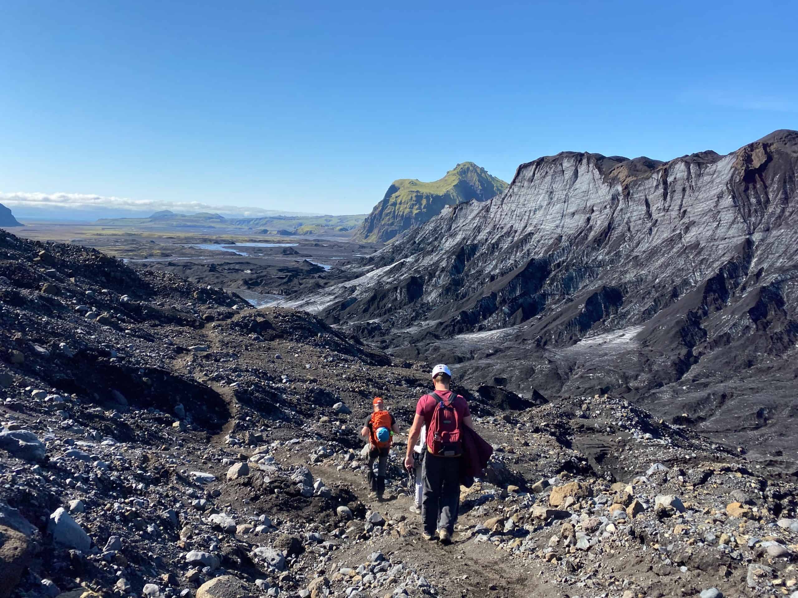 Hiking to Katla ice cave