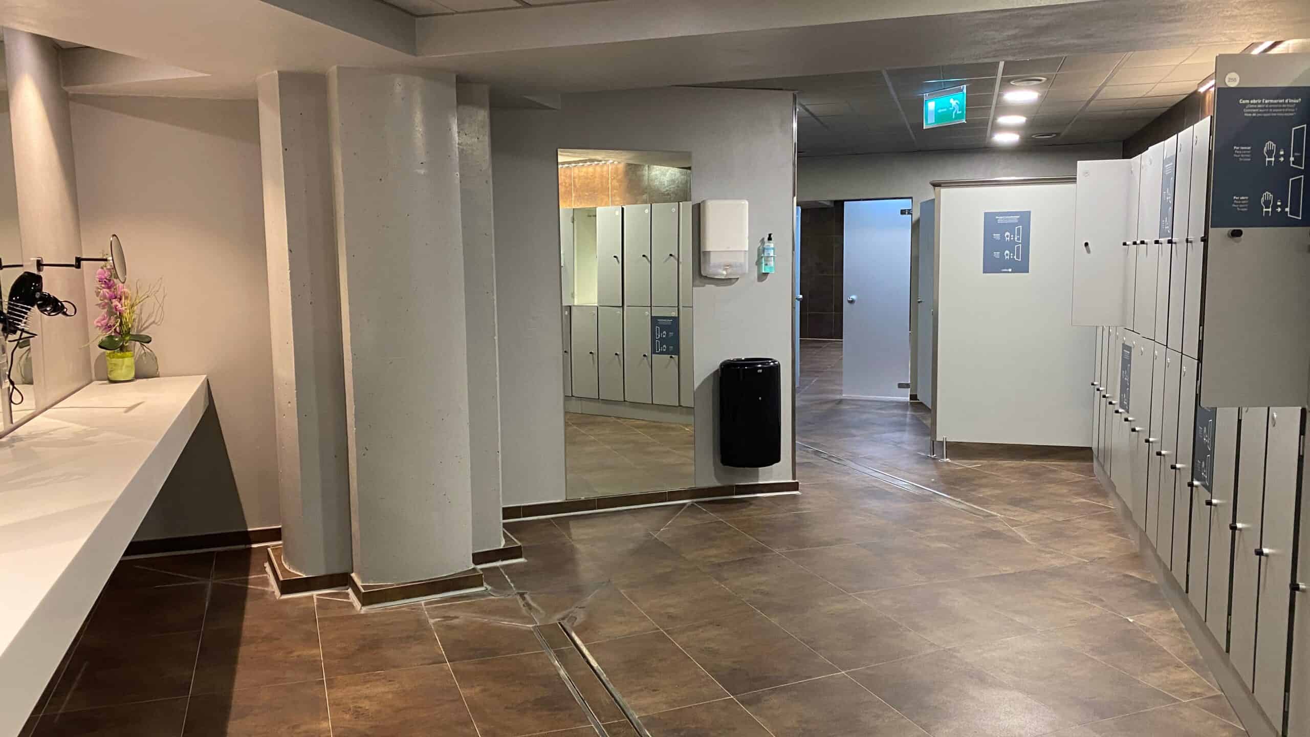 The change room in Inuu