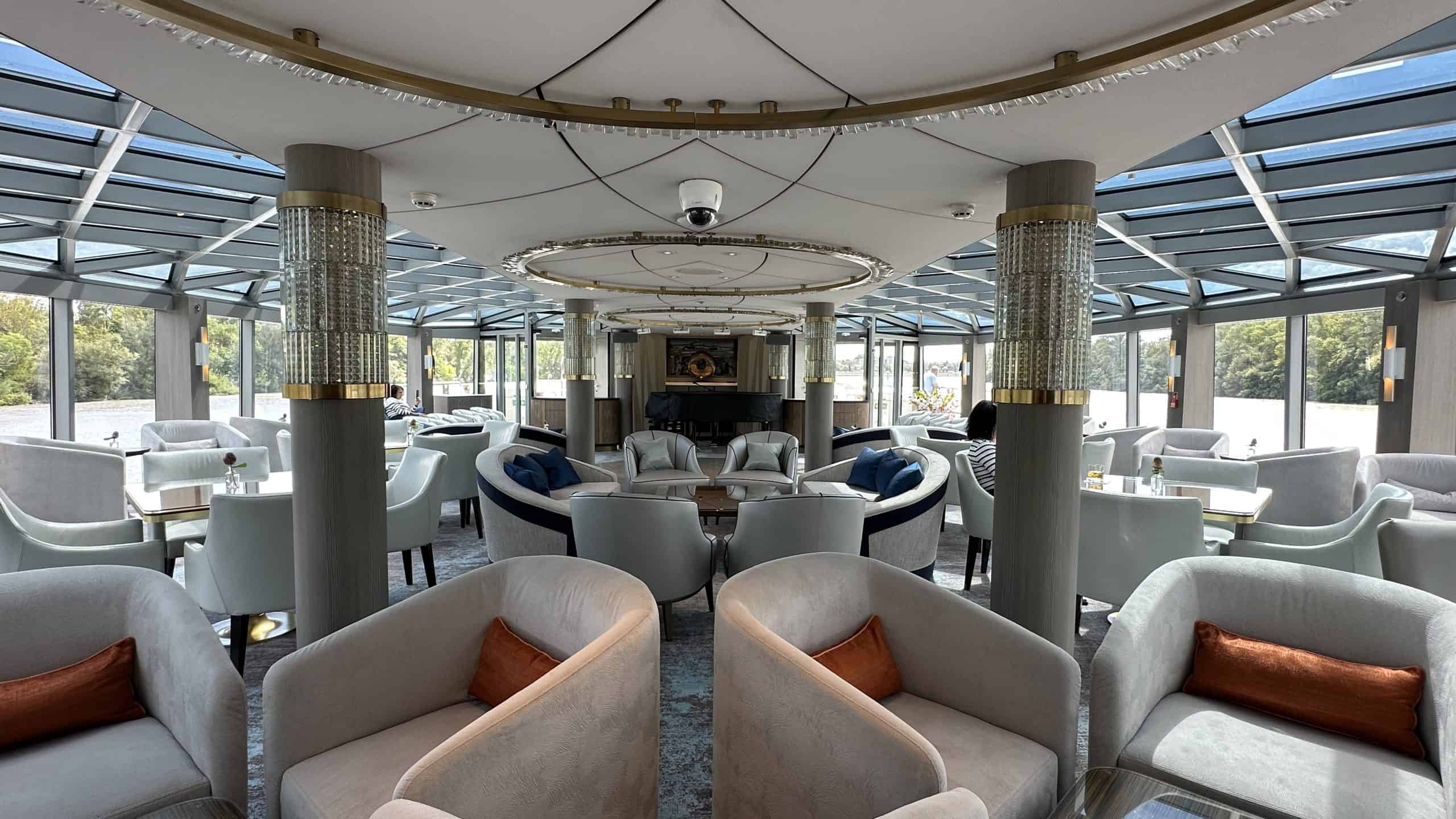 Palm Lounge