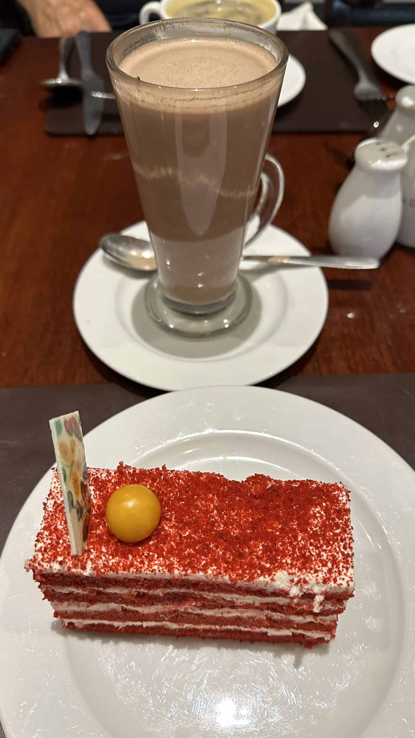 Cake and hot chocolate at the Thorn Tree Cafe