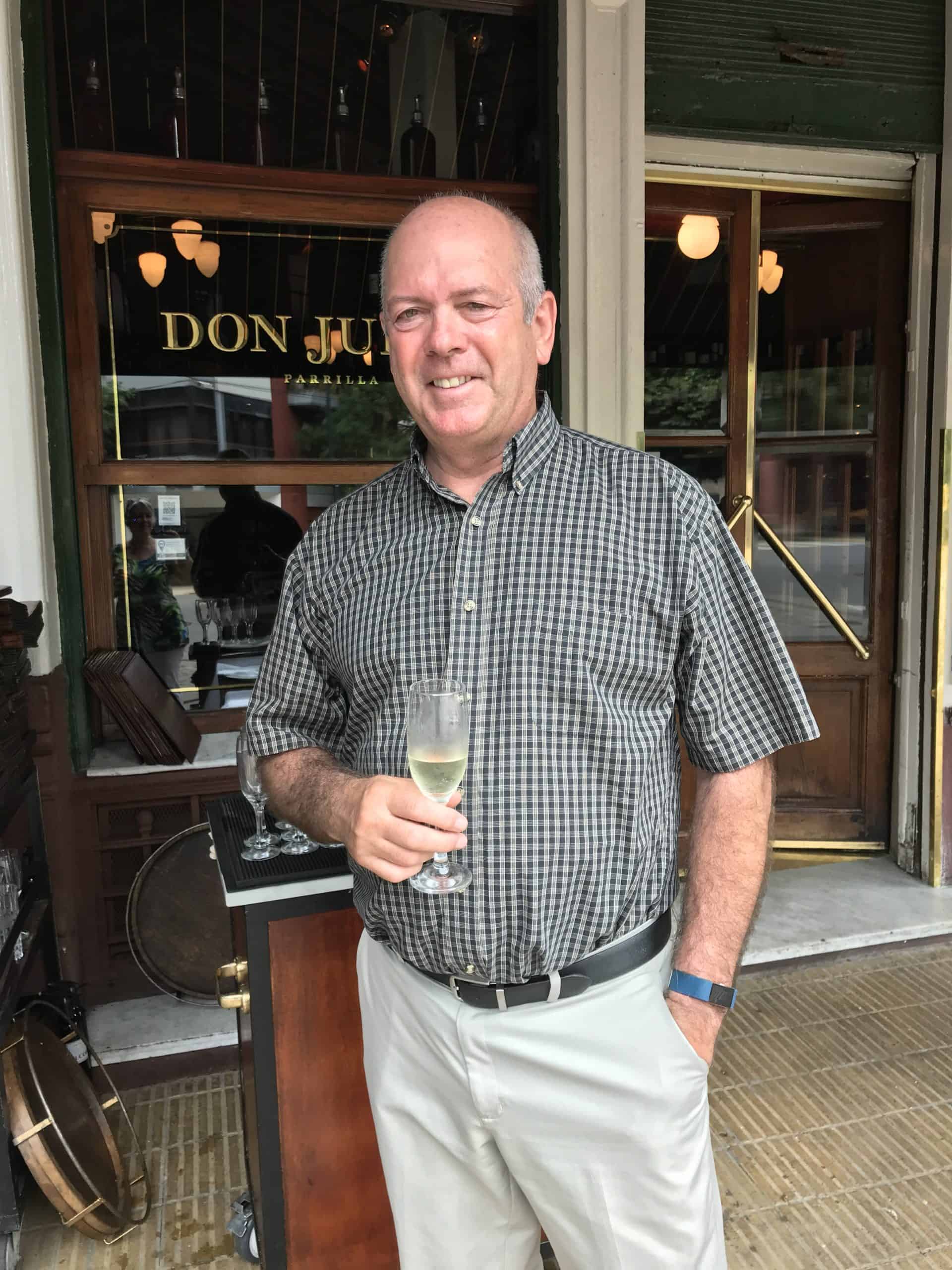 Sparkling wine at Don Julios