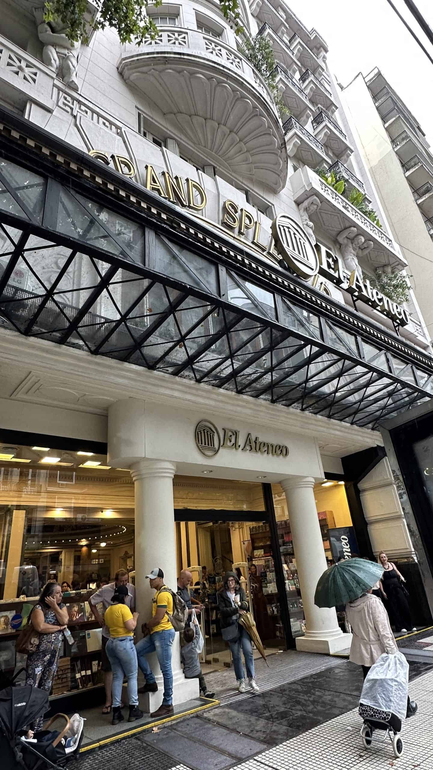 Entrance to El Ateneo Grand Splendid