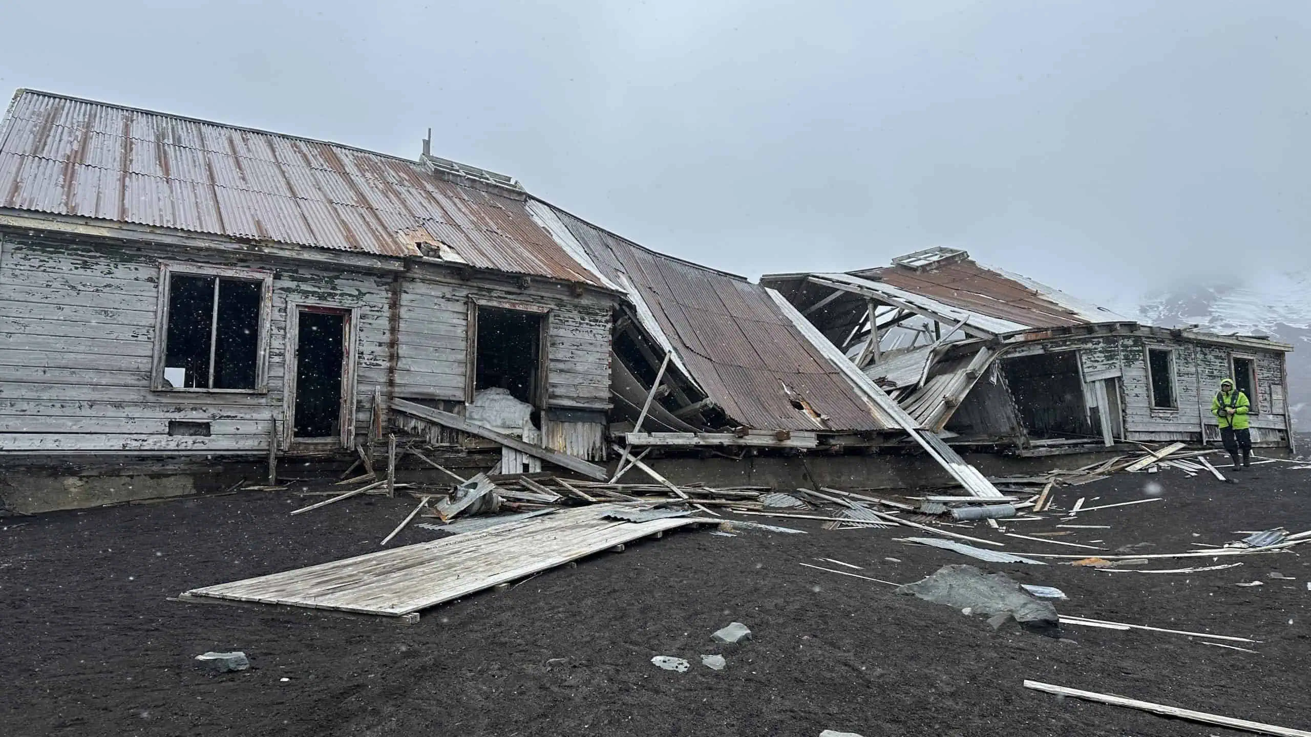 Destroyed buildings in Whalers Bay