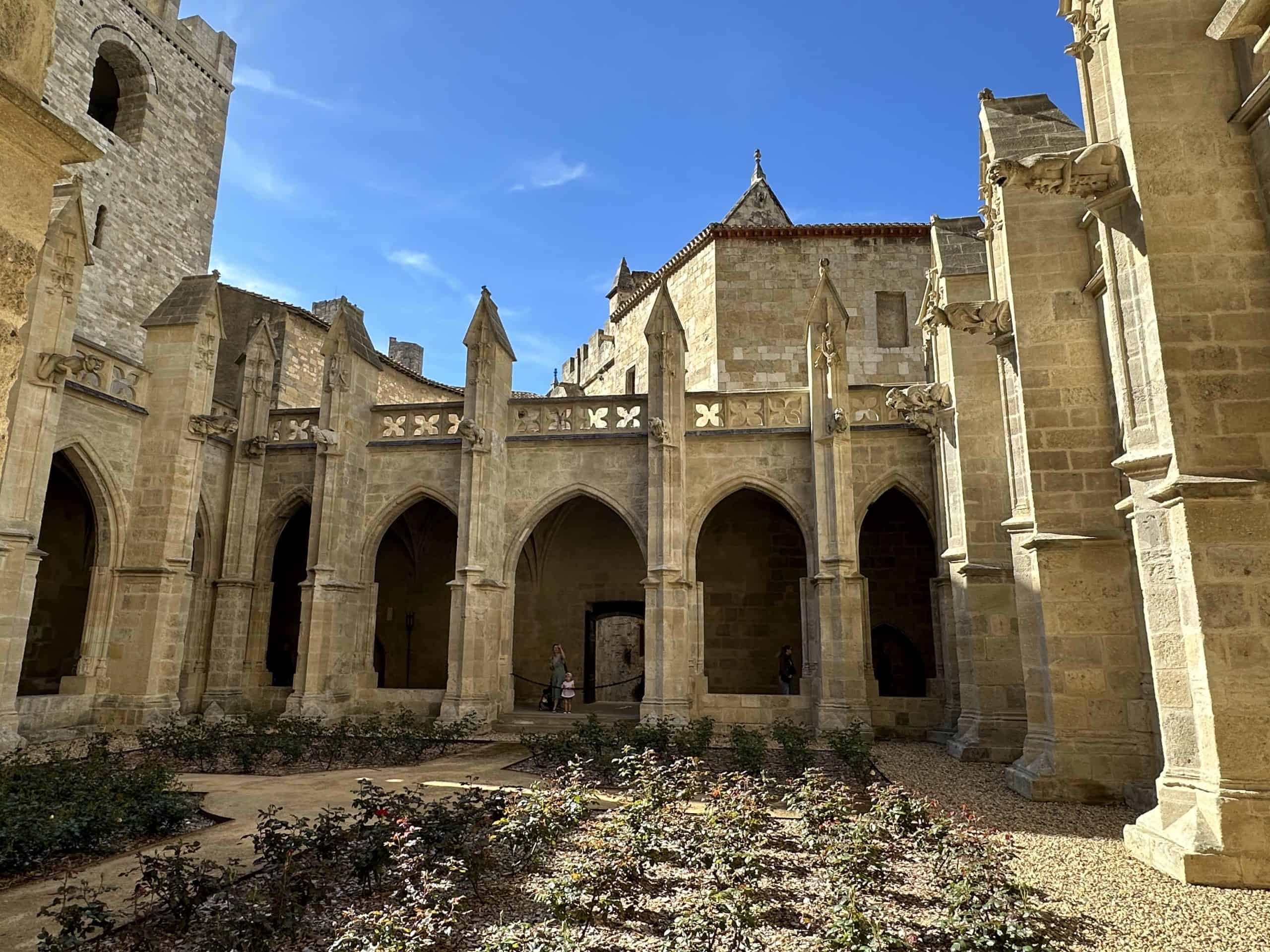Garden in centre of cloister
