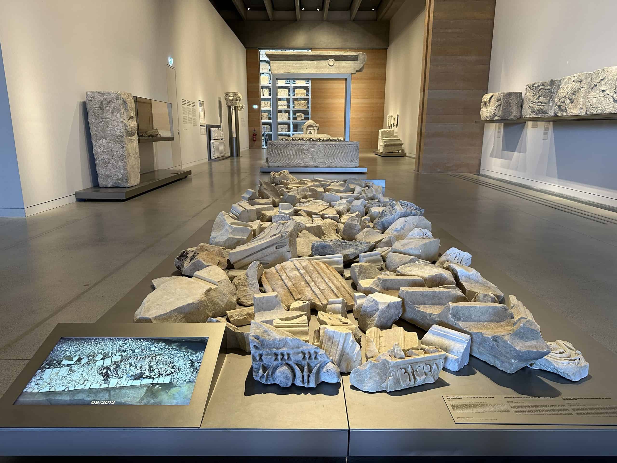 Artifact displays