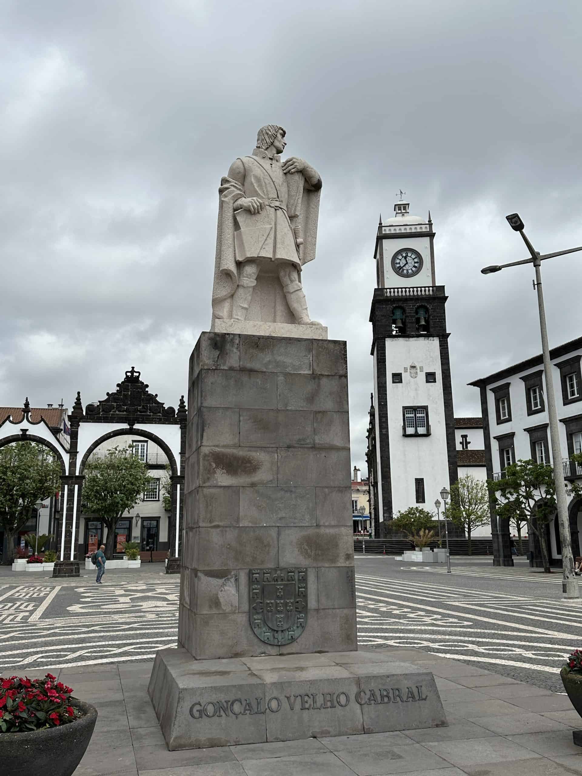 Statue of Velho Cabral