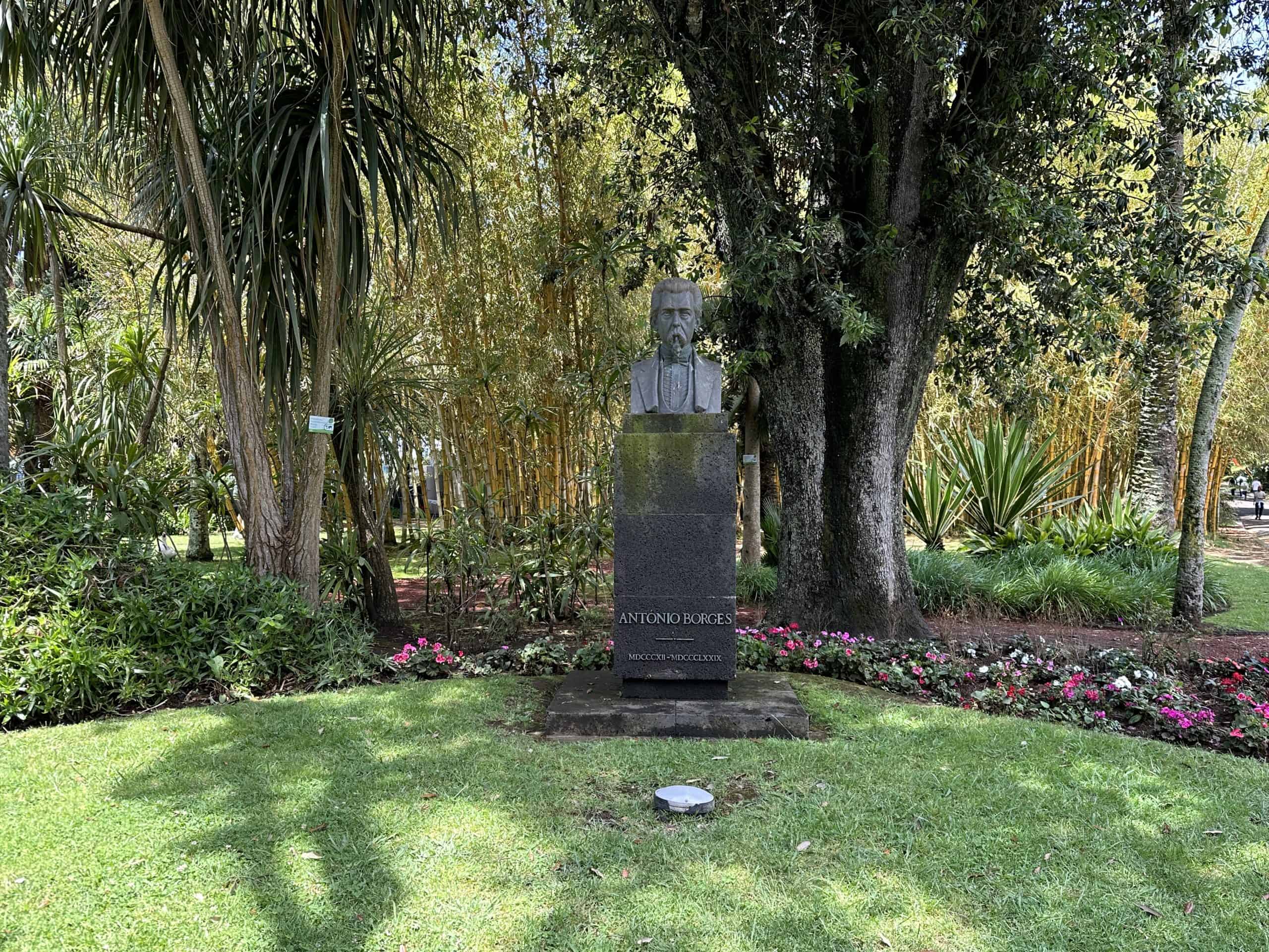 Statue of Antonio Borges