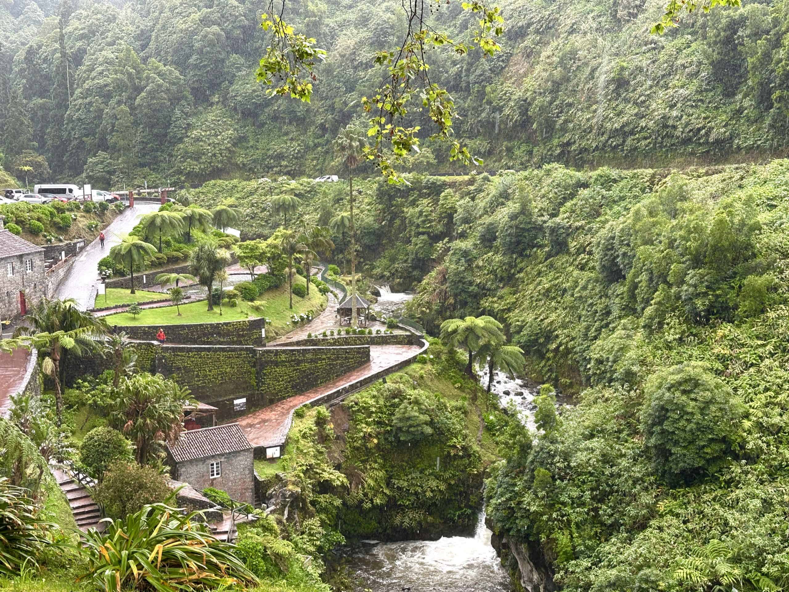 Ribeira dos Caldeiros