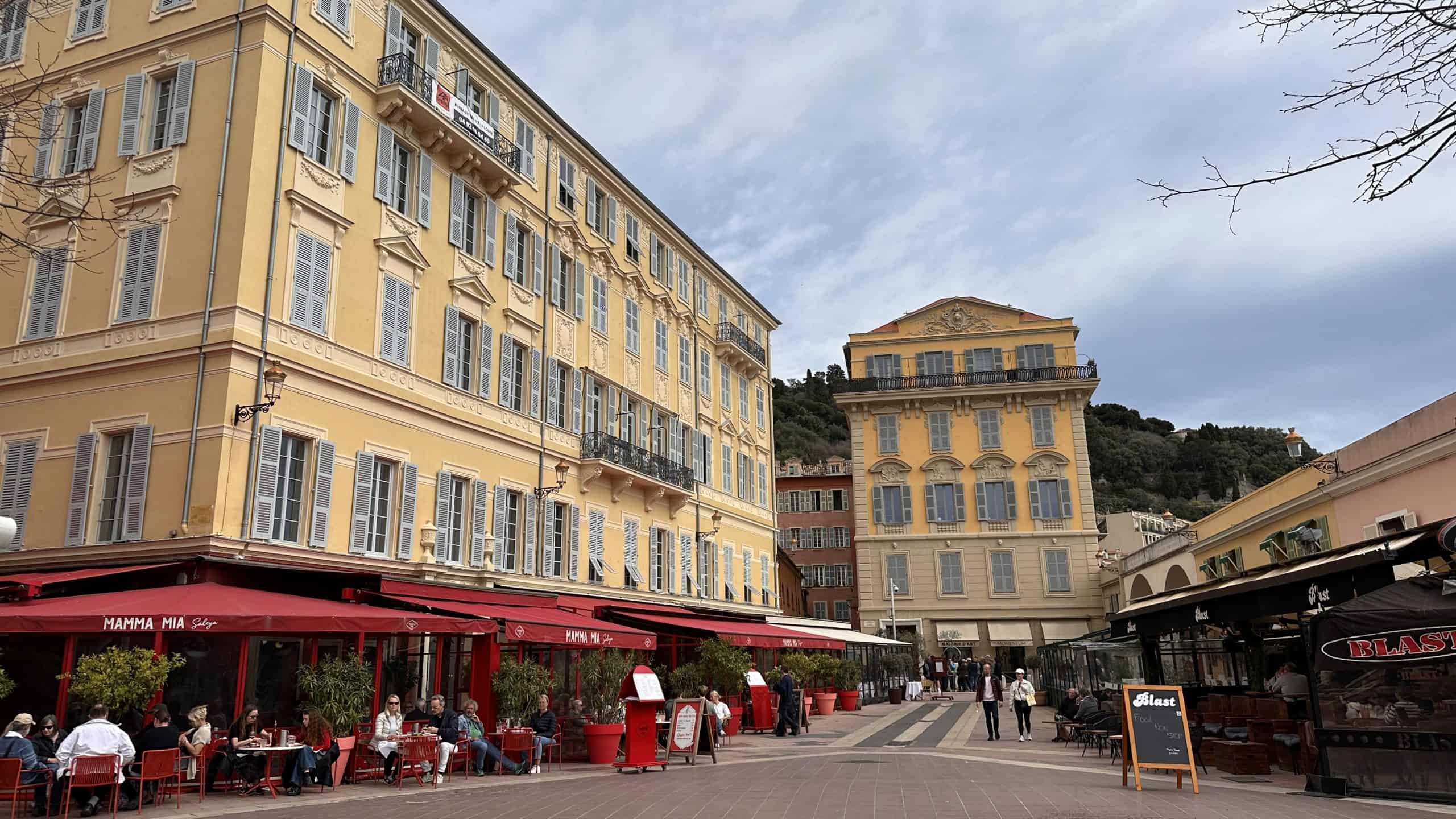 Lovely buildings in Nice