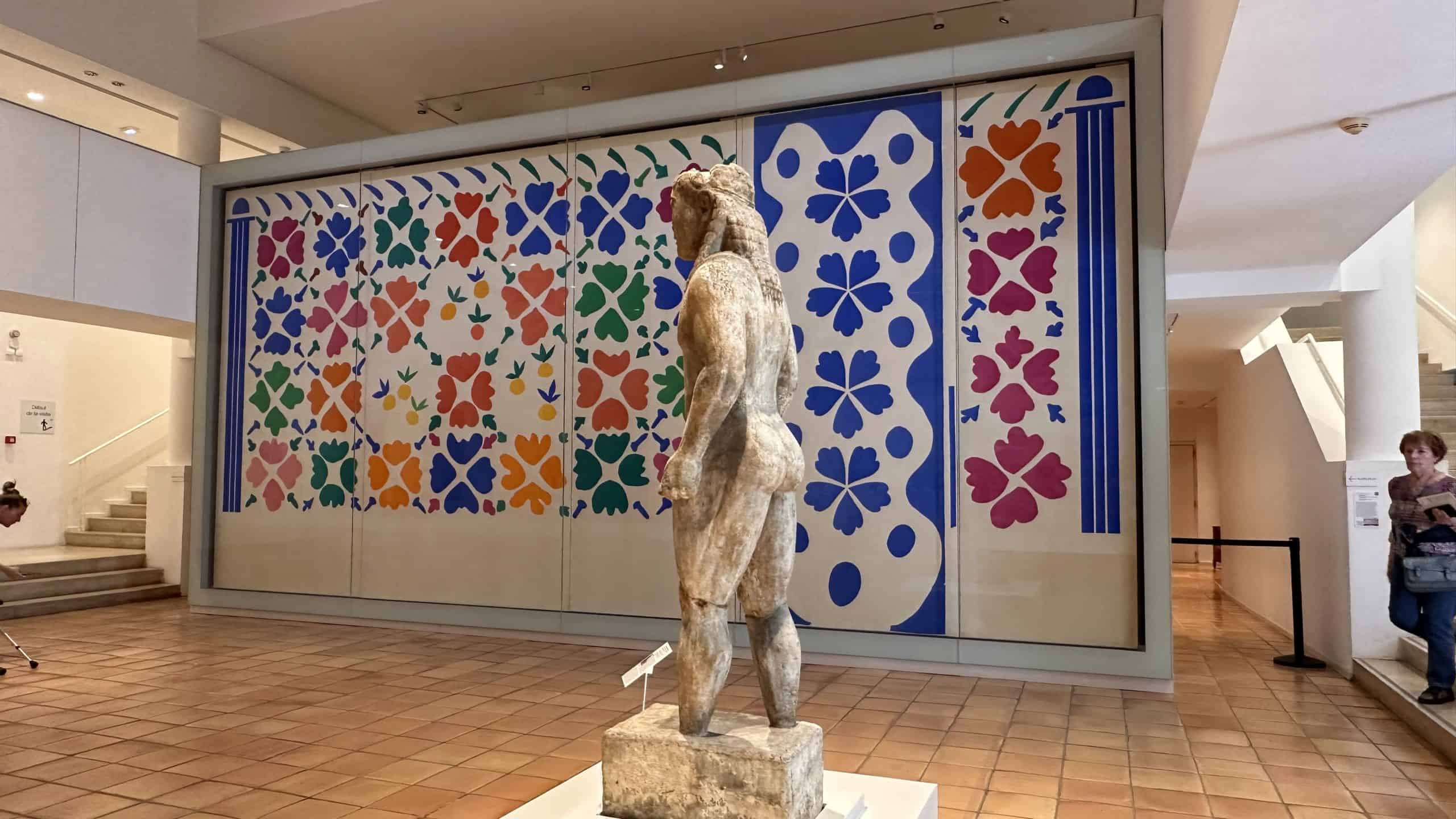 Central lobby of Matisse Museum